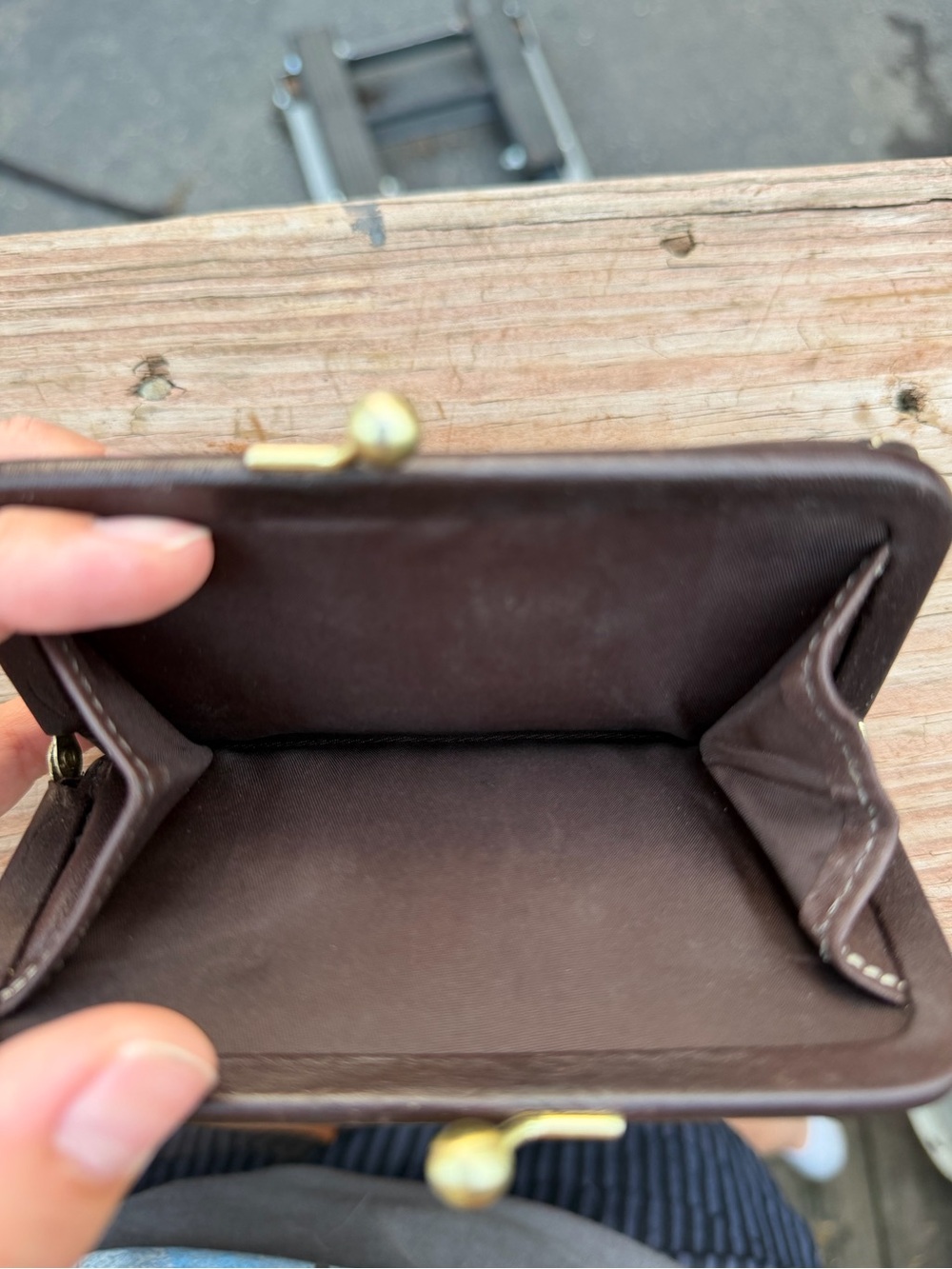 Vintage Coach Brown Leather Kisslock Bifold Wallet - Picture 8 of 8